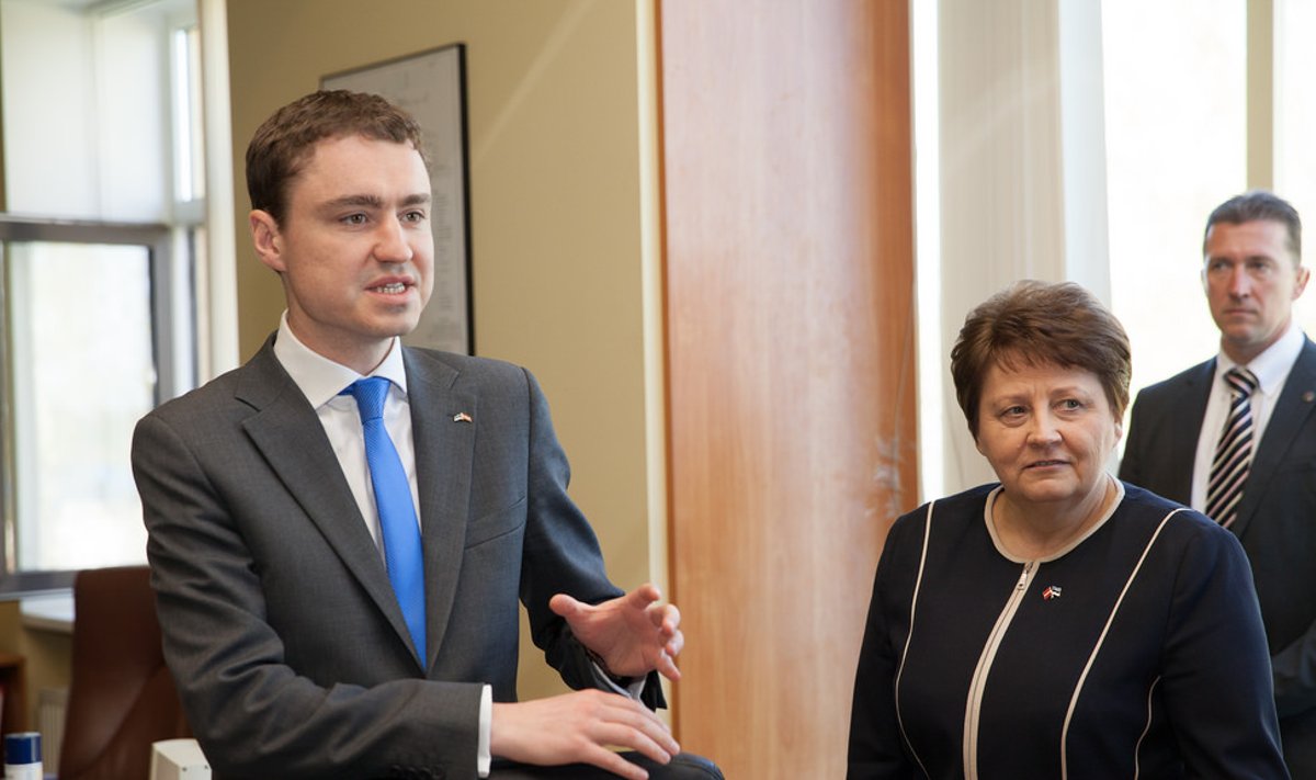 Peaminister Taavi Rõivas kohtus visiidil Riiga oma Läti kolleegi Laimdota Straujumaga