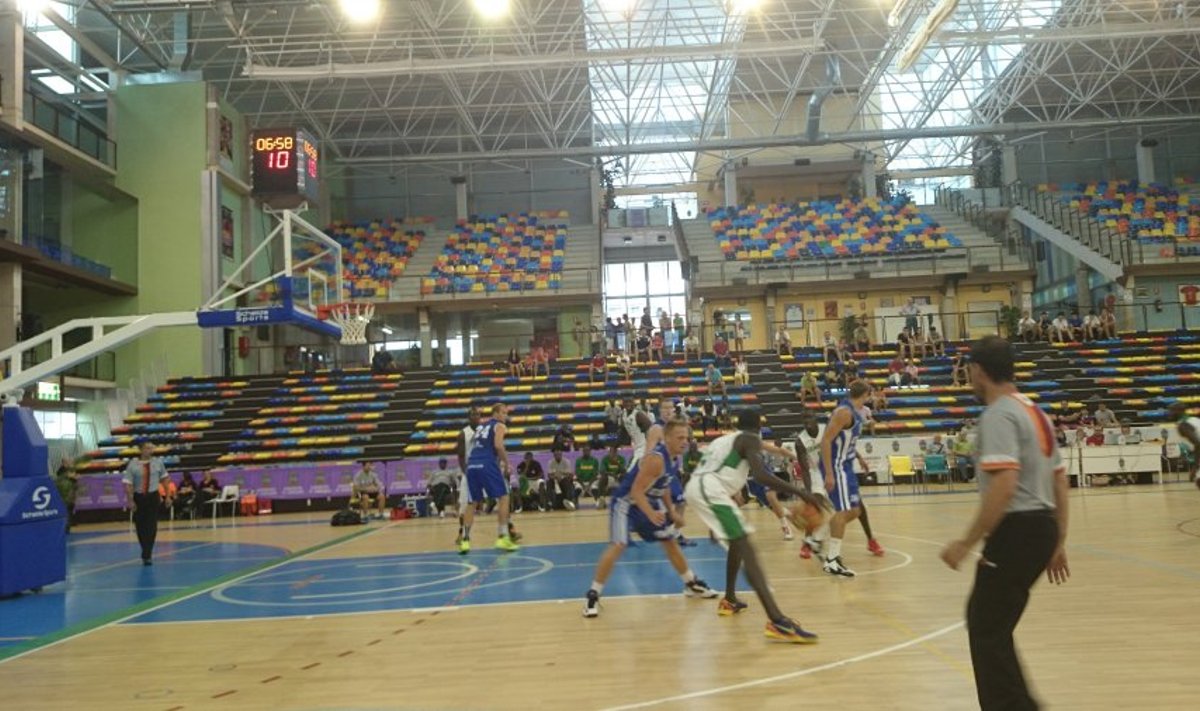 Korvpallikoondis aktsioonis Senegali vastu