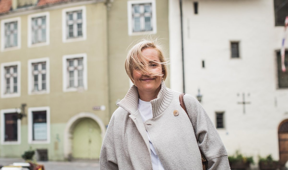 Eesti 200 juht Kristina Kallas veedab oma päevi mööda Eestit ringi sõites ja inimestega suheldes.