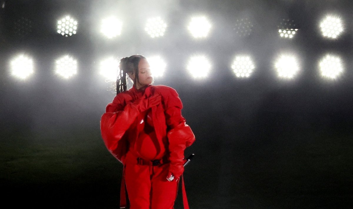 Rihanna Super Bowli poolajasõul.