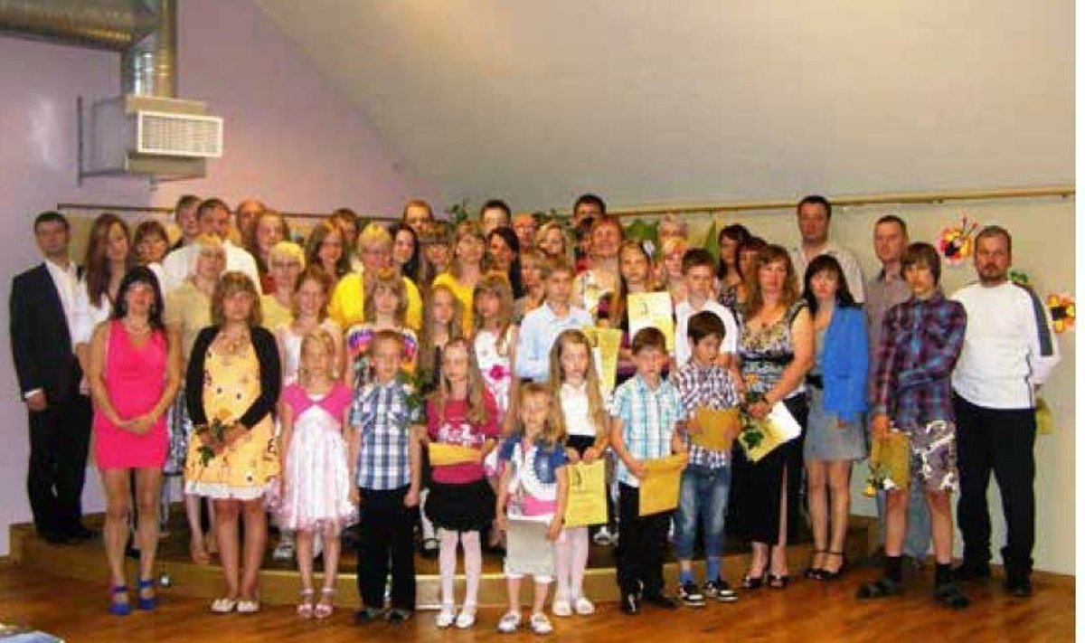 Hea Lapse laureaadid koos vanemate ja õpilastega. Foto: Anu Luiga
