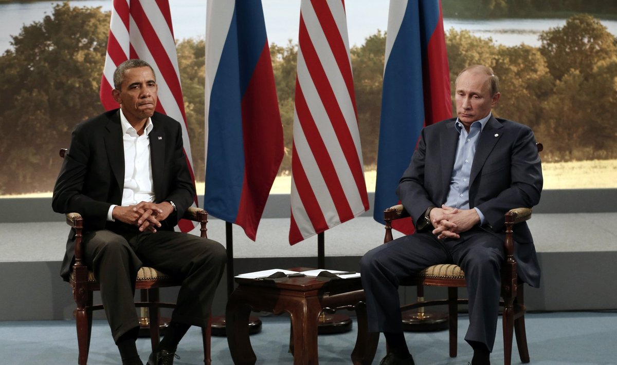 Viimane kord, kui Obama ja Putin ametlikult kahekesi maha istusid, oli 2013. aasta juunis Põhja-Iirimaal G8 tippkohtumisel. Pärast seda on mõnel suuremal üritusel üksnes „kokku põrgatud”. Erinevad lähenemised Süüriale ja Putini tegevus Ukrainas on suhetele kriipsu peale tõmmanud.