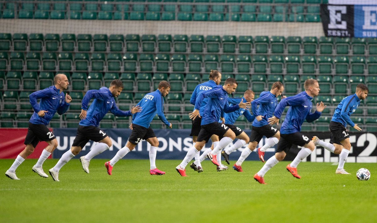 Eesti jalgpallikoondist ähvardab Rahvuste liiga mängudeks kodumaalt väljakolimine.