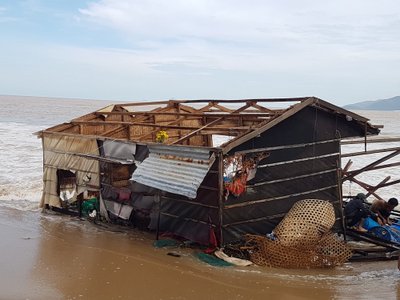 KAS ELANIKUD PÄÄSESID?: seda on randauhutud maja vaadates raske öelda. Vietnamis pole paljudele elanikel dokumente ja suurte kataklüsmide puhul on ohvrite arvu keeeruline hinnata.