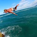 HITTVIDEO: Uskumatu! Hawaiil hüppavad inimesed kaljudelt alla nagu homset polekski