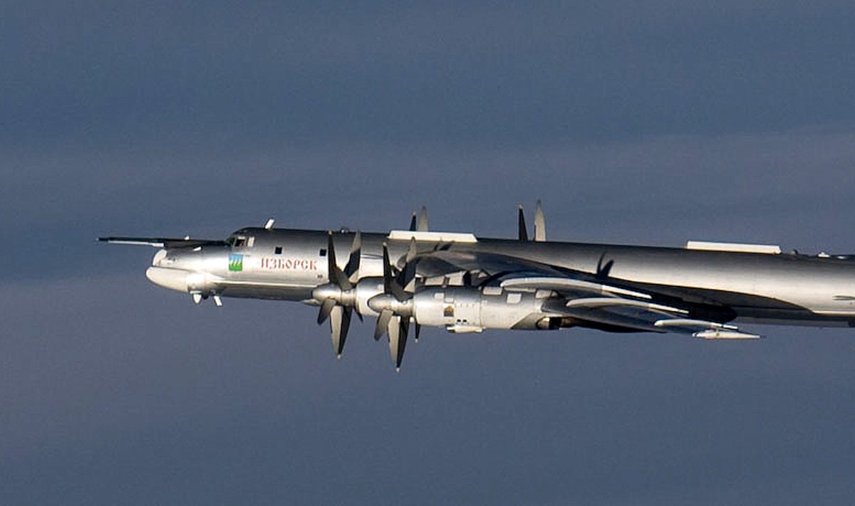 Tu-95 Soome hävitajalt