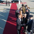 VIDEO JA FOTOD: President Ilves lõpetas riigivisiidi torupillimängu saatel lennukile astudes