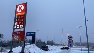 Kütuse hind on viimastel päevadel üles ja alla kõikunud. Mis seda põhjustab?