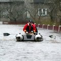 KESKKONNAAGENTUUR HOIATAB | Eestit kimbutab tugev vihm ja äike, mis võivad kaasa tuua üleujutused