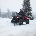 Paks lumi tõstis lumelabidate ja sahaga ATVde müügi taevasse