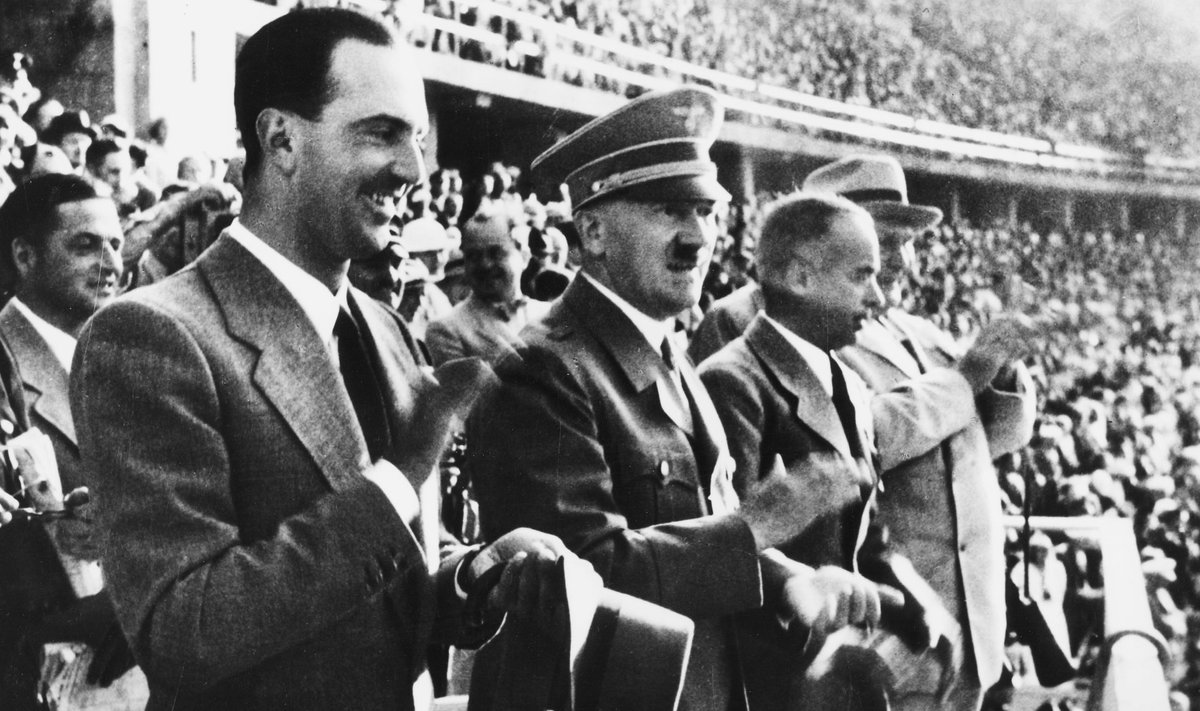 NATSIVAIM OLÜMPIAL: Hitler 1936. aastal olümpiastaadionil. Temast vasakul Itaalia prints Umberto, paremal toonane Saksa spordijuht Hans von Tschammer und Osten ja Hermann Göring.