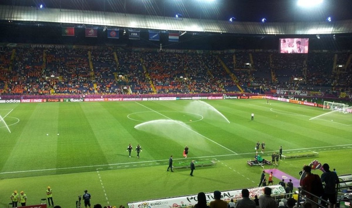 Harkivi staadion enne Portugali-Hollandi mängu (Foto: Dannar Leitmaa)