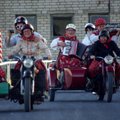 FOTOD: Esmakordselt Eestis: Kihnu naised kannavad mootorrataga sõites kiivreid!