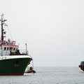 FOTOD SÜNDMUSKOHALT: Muhu rannikul sõitis kalalaev madalikule, ühel meeskonnaliikmel tuvastati joove