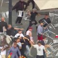 VIDEO | Barcelonas läks katalaani ja hispaania rahvuslaste vahel massikakluseks, lisaks rusikatele lendasid klaasid ja toolid