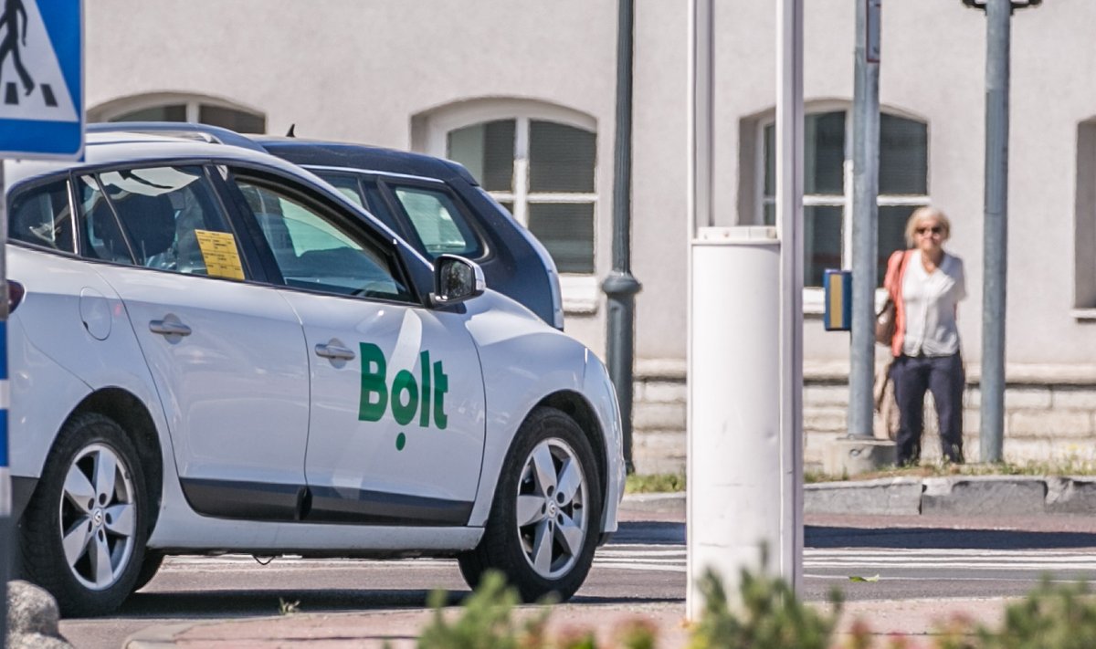 Taksofirma BOLT  logo