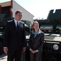 USA suursaadik kinkis vanale vaenlasele Serbiale posu soomukeid