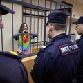 Peterburi kohus mõistis poodi sõjavastaseid hinnasilte kleepinud kunstniku 7 aastaks vangi