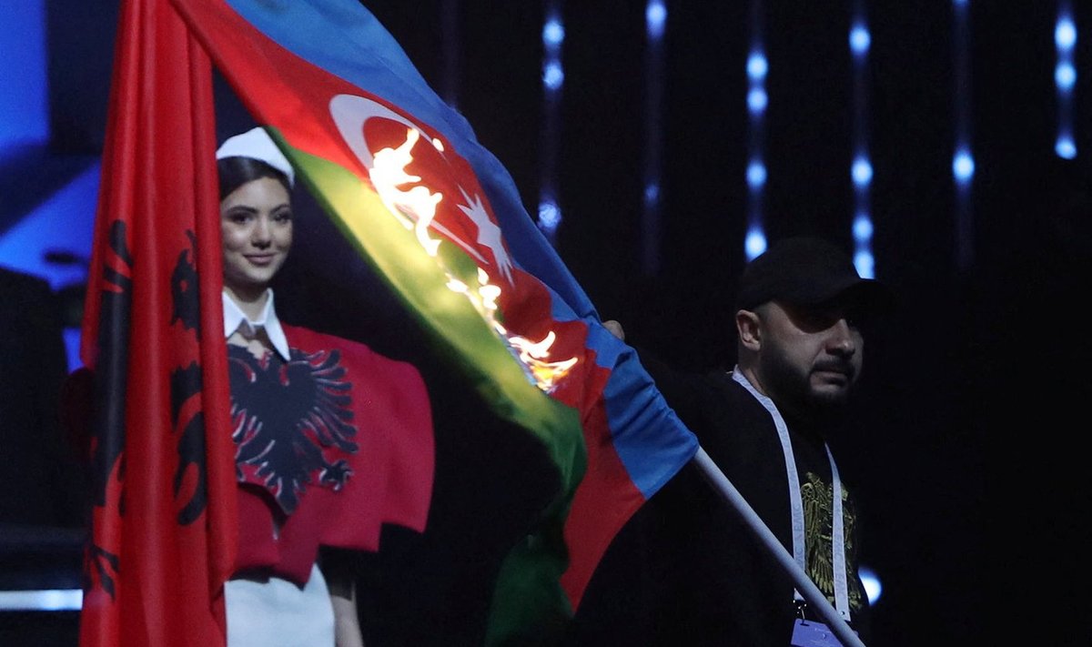 Tõstmise EM-il süüdati Aserbaidžaani lipp.