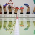 VIDEO: Vaata ja õpi — just nii tuleb lapsele ujumismüts pähe panna!