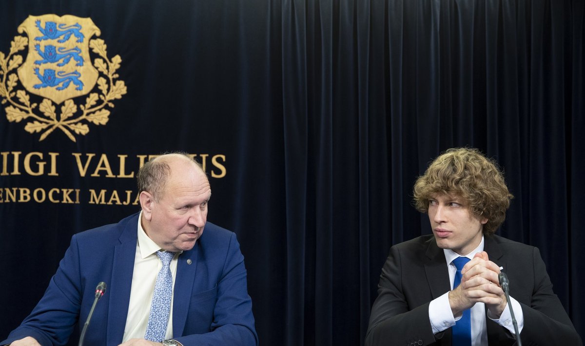 Minister Tanel Kiigele (paremal) on viimastel nädalatel saanud osaks terav kriitika koalitsioonipartner Mart Helme juhitud EKRE ja nende toetajate poolt.