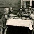 Kokora kant vanadel fotodel: Suur pruun maja oli avatud kõigile lastele