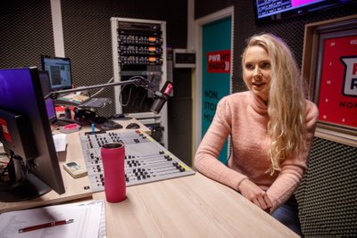 RAADIOSAATE JUHT: Juba 22aastaselt kutsuti Brigitte Susanne Power Hit Radiosse saatejuhiks. Hiljem töötas ta ka SkyPlusi DriveTime’i programmis saatejuhina.