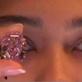 REUTERSI VIDEO: Roosa, über- kallis teemant!