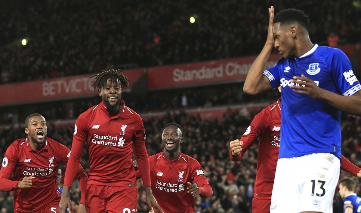 Liverpooli mängijad juubedavad, Evertoni mehed hoiavad peast kinni