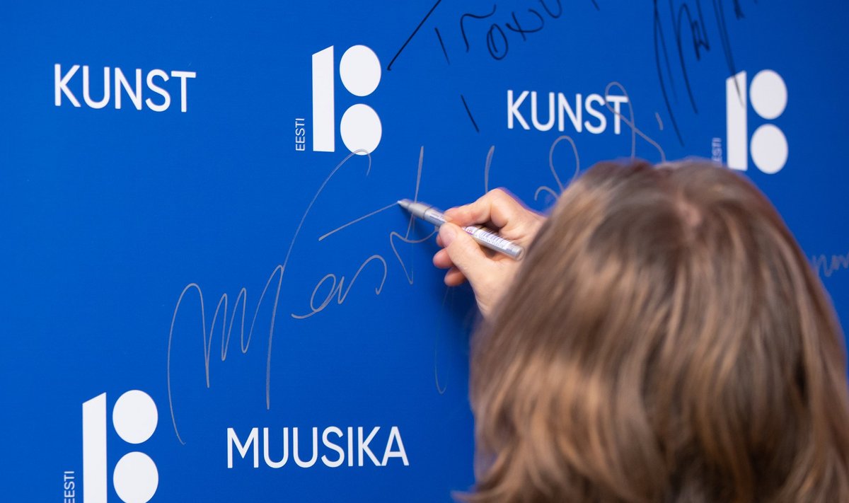 Tallinna Kunstihoones peeti EV100 kunsti- ja muusikaprogrammi lõpupidu.