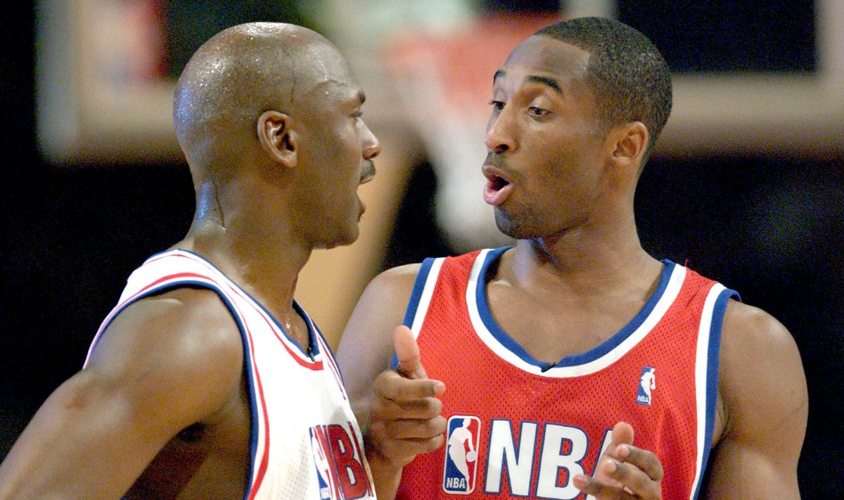 Michael Jordan ja Kobe Bryant 2003. aasta NBA Tähtede mängul.
