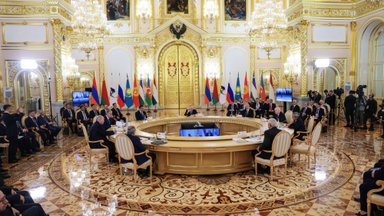 Алиев заявил в Москве о возможности мирного соглашения с Арменией и поспорил с Пашиняном