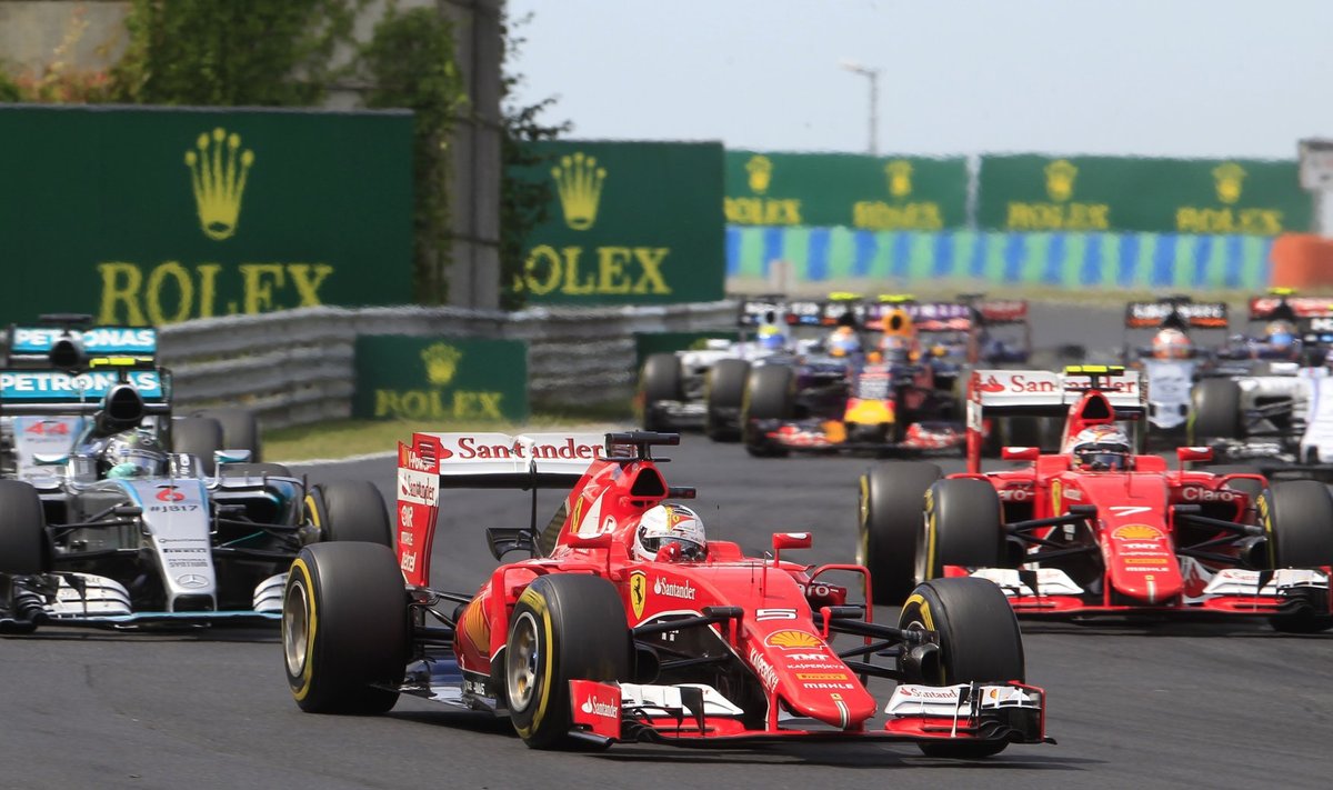 Ferrarid ning Sebastian Vettel ja Kimi Räikkönen suutsid juba võistluse avafaasis jälitajate eest ära sõita.