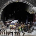 India päästjad jõudsid pärast varingut 17 päeva tunnelis lõksus olnud 41 tööliseni