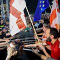 VIDEO | Gruusias kogunes välisagentide seaduse vastu protestima vähemalt 20 000 inimest