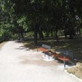 ФОТО: В парке Пооламяги в центре Таллинна установлены новые скамейки