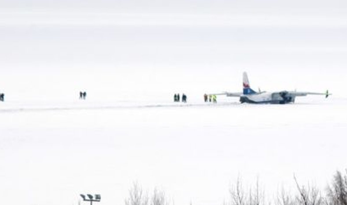 lennuk hädamaandus Ülemiste järvel (Foto: André Altjõe)