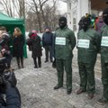 ФОТО DELFI: На открытие кафе Сависаара явились "зеленые человечки" и Криштафович