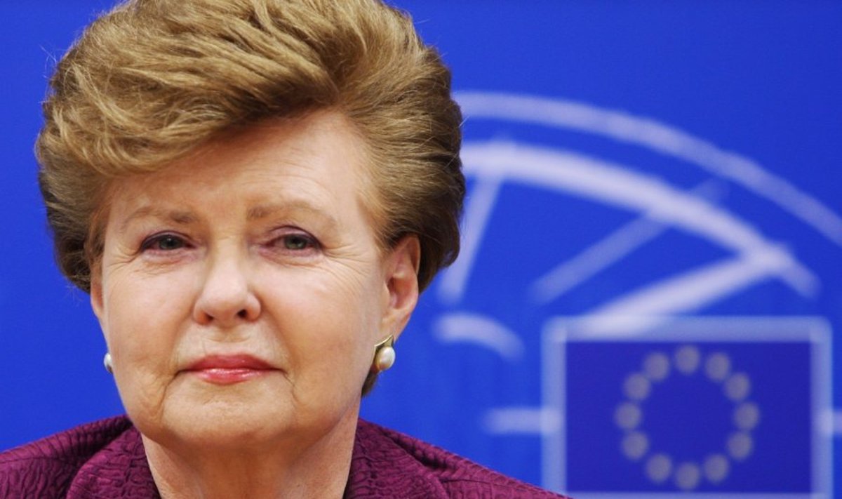 Former Latvia's President Vaira Vike-Freiberga, a potential candidate to become European Union President, gives a speech during the Women in Europe debate at the European Parliament in Brussels November 19, 2009.  REUTERS/Thierry Roge   (BELGIUM POLITICS)