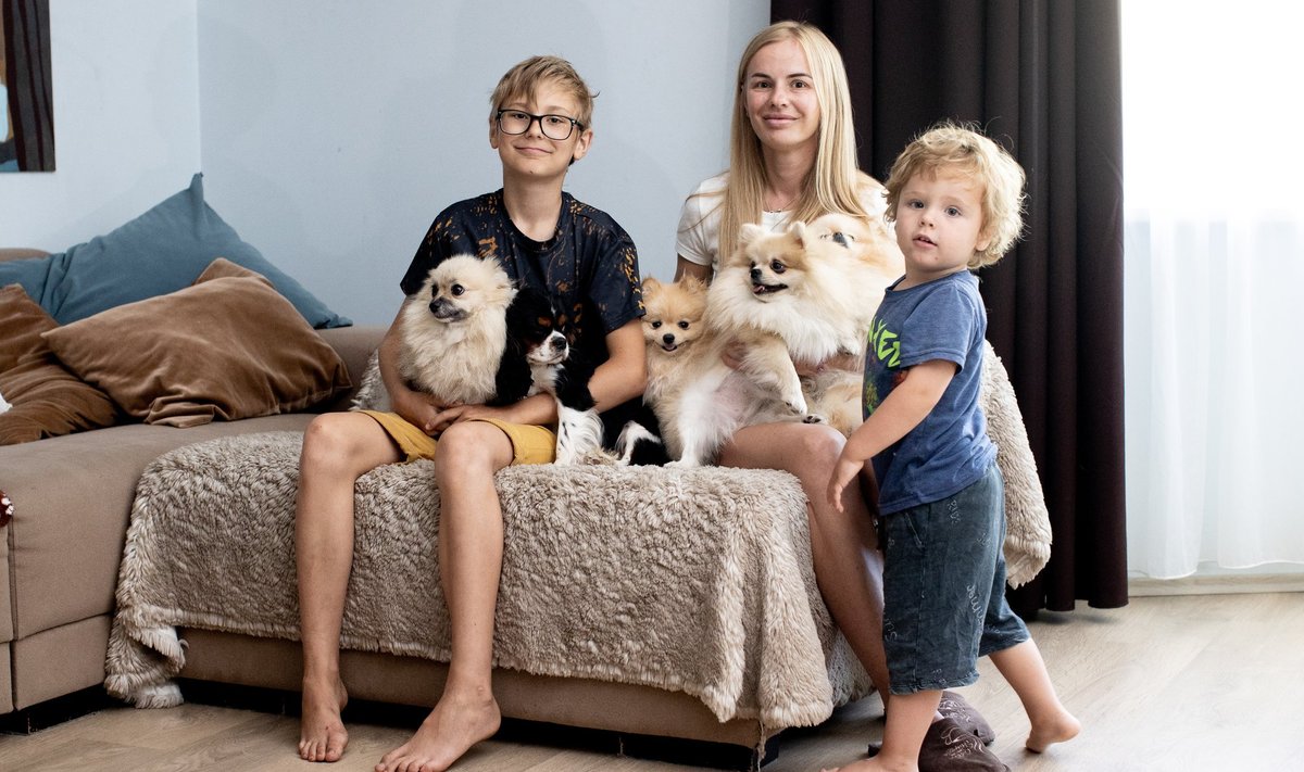 Marina pere jõudis Ukrainast Eestisse viie koeraga.