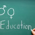 „Лишает невинности“, „дело семейное“, „сделает меньшинством“. 12 мифов о сексуальном образовании в школах Латвии