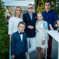 KROONIKA VIDEO | Unistustel on kombeks täituda: Kaja Kallase pojal Stenil õnnestus roosiaias kohtuda kuulsustega, kelle nägemisest paljud vaid unistavad