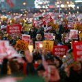 FOTOD ja VIDEO: Lõuna-Koreas avaldasid tuhanded inimesed riigipea vastu meelt