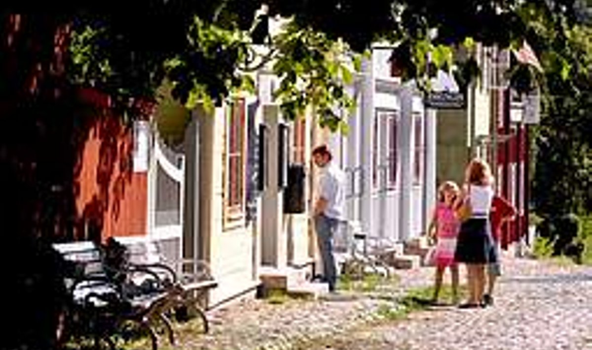 VANA UUS LINN: Gamla Linköpingu tänavatel jalutades tundub uskumatu, et kogu vanalinn majade ja aedadega on osadeks lammutatult endisest asukohast siia ümber asustatud. Östsvenska turistrådet