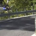 KARM VIDEO | Belgia rattaäss kukkus mainekal võidusõidul üle rajapiirde kuristikku