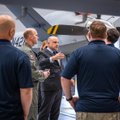 ФОТО | Министр обороны ЭР ознакомился на базе Эмари с американскими беспилотниками