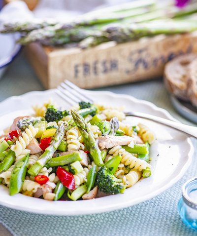 Pasta Primavera suitsukanaga