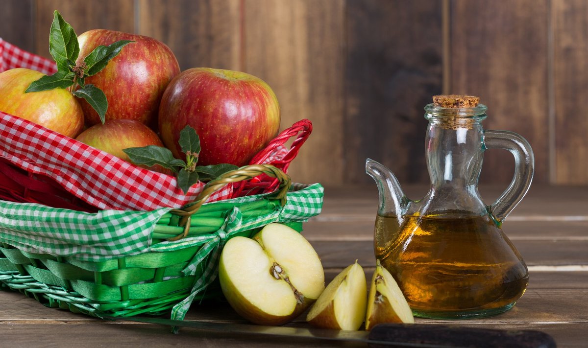 Õuntest ja muudest puuviljadest-marjadest valmistatud äädikas on tehislikust äädikhappest tervisele märksa kasulikum ja ka maitseküllasem.