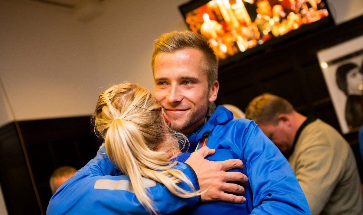 Grit Šadeiko õnnitles kaks aastat tagasi hõbeda võitnud trennikaaslast Rasmus Mägit. Kas Mägi kordab medalivõitu?