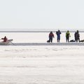 Piirivalvurid aitasid Peipsil kaldale 27 kalastajat